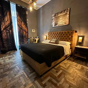 Pantarei Naples